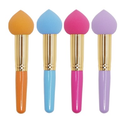 Blending sponge with handle