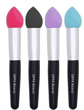 Blending sponge with black handle