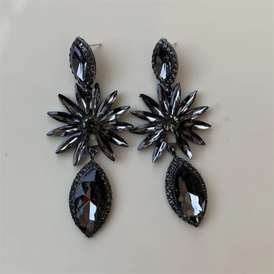 Elegant Classic Style Leaves Inlay Alloy Rhinestones Silver Plated Drop Earrings BLACK