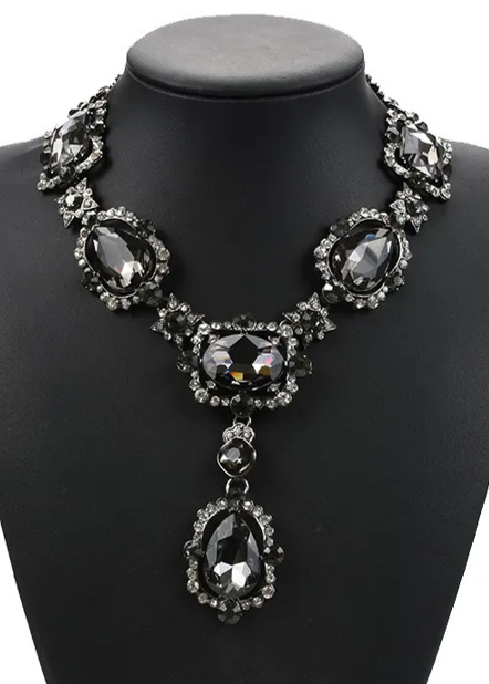 Exaggerated Geometric Alloy Inlay Artificial Crystal Women's Necklace